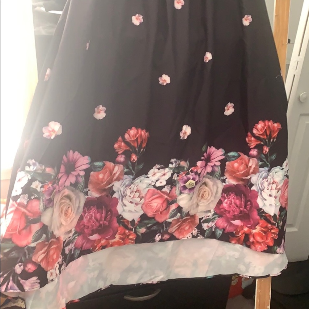 Dress - Picture 3 of 4